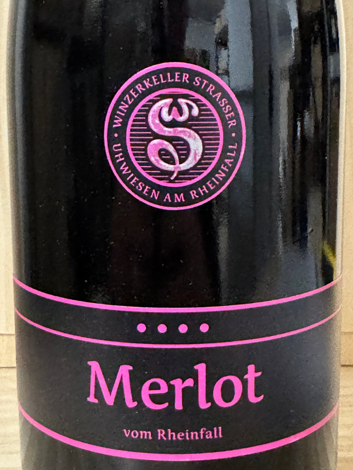 Besson-Strasser Merlot vom Rheinfall 2022
